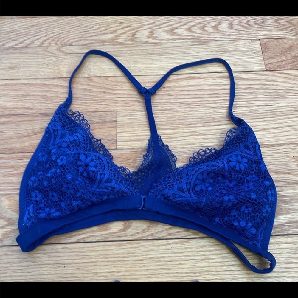 Victoria Secret Bralettes-2 - Picture 4 of 6
